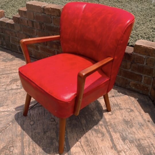 赤い椅子