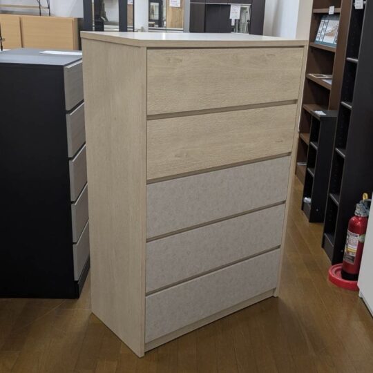 ツートンカラーのチェスト